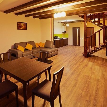 Apartment On Lychakivska Lviv Ngoại thất bức ảnh