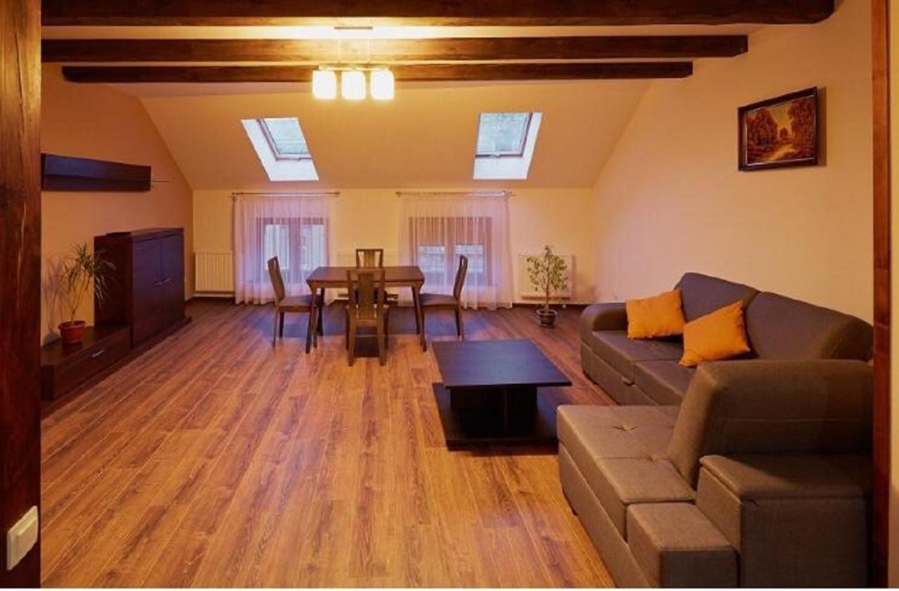 Apartment On Lychakivska Lviv Ngoại thất bức ảnh