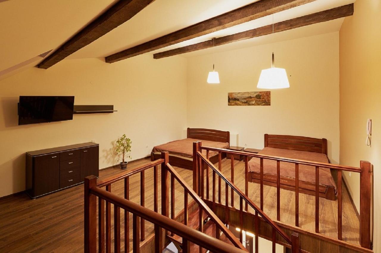 Apartment On Lychakivska Lviv Ngoại thất bức ảnh